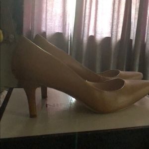 Nine West pumps